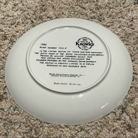 SET OF 4 EDWIJ M. KNOWLES ANNIE COLLECTOR PLATES - Picture 6 of 13